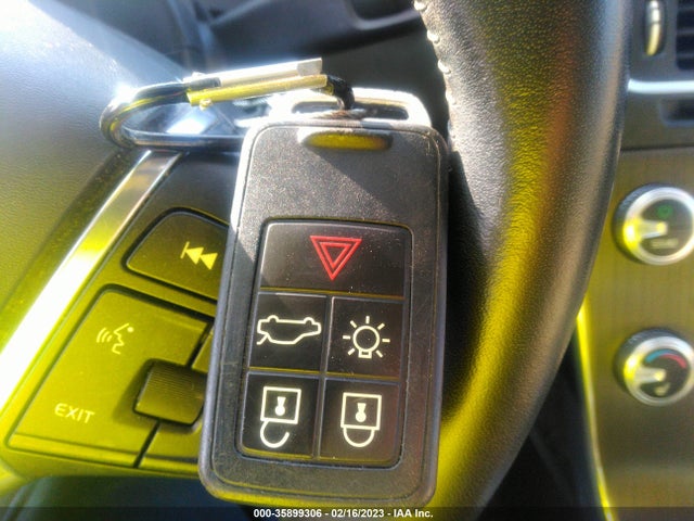 2016 Volvo V60, VIN: YV140MEM7G1303747