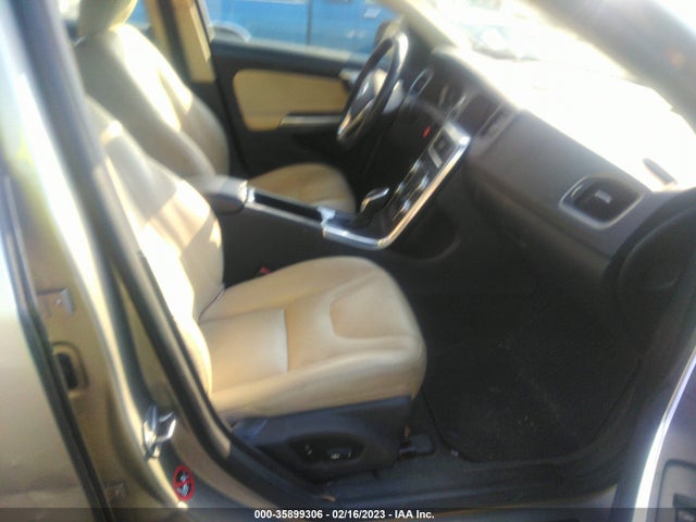 2016 Volvo V60, VIN: YV140MEM7G1303747