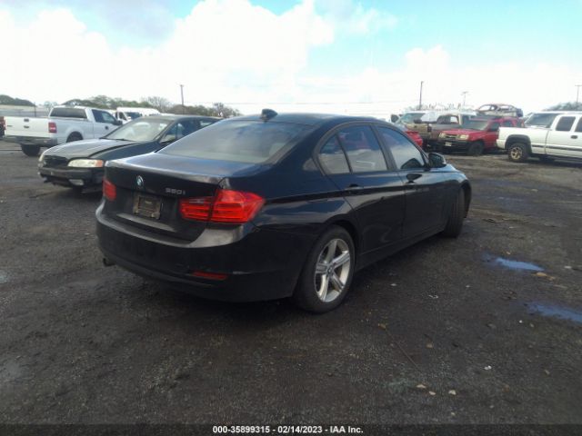 WBA3B1C51EK131712 BMW 3 Series 320i