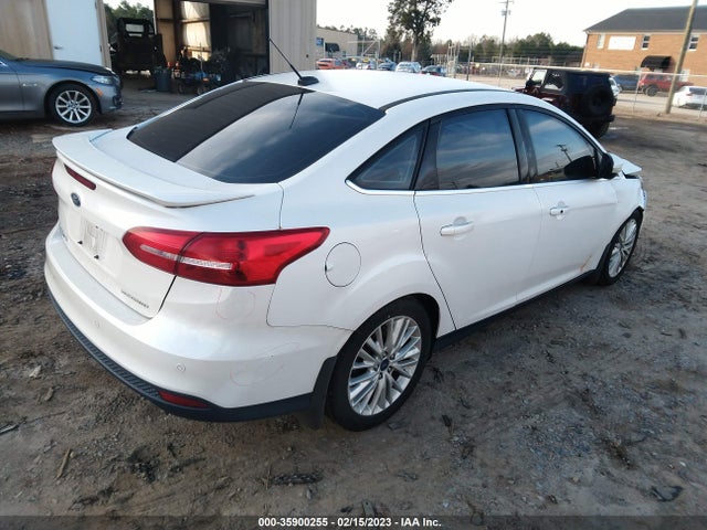 2015 FORD FOCUS TITANIUM VIN: 1FADP3J23FL321428