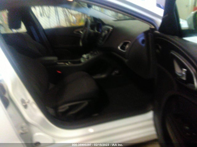 2016 Chrysler 200, VIN: 1C3CCCAB4GN106832