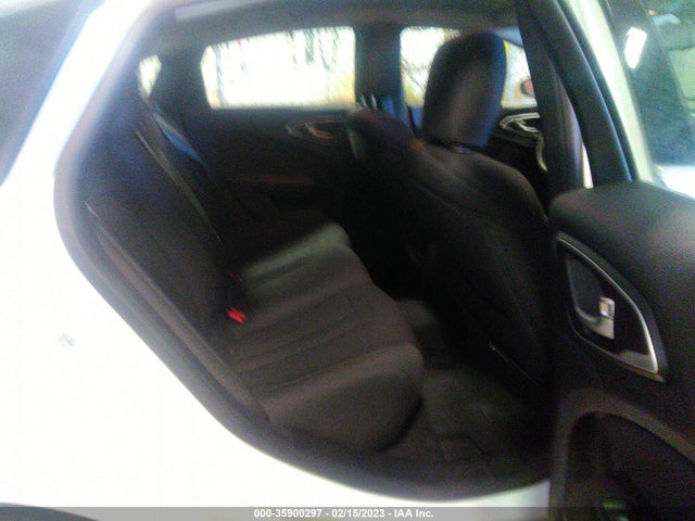 2016 Chrysler 200, VIN: 1C3CCCAB4GN106832