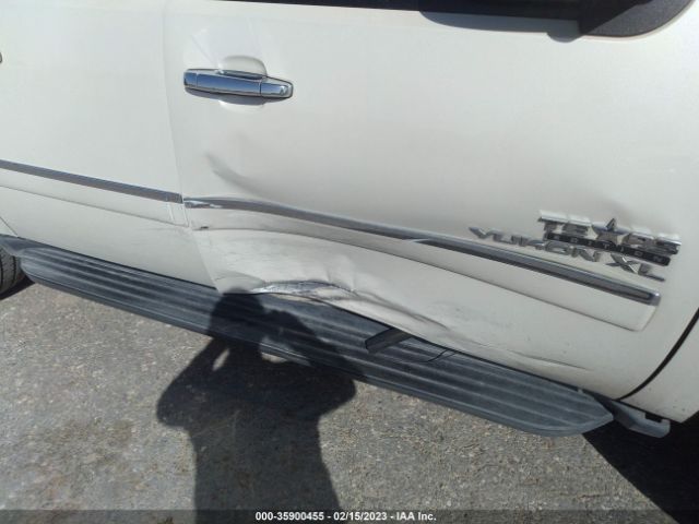 1GKS1KE0XER219744 GMC Yukon Xl Slt