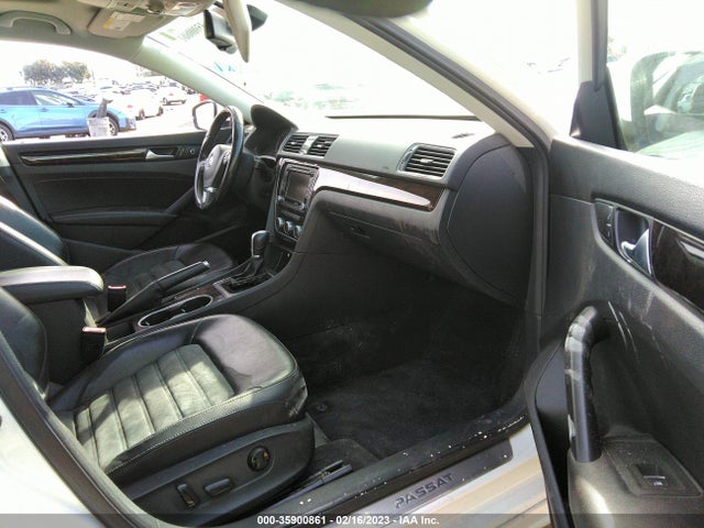 1VWCT7A35FC099702 Volkswagen Passat 1.8t Sel Premium
