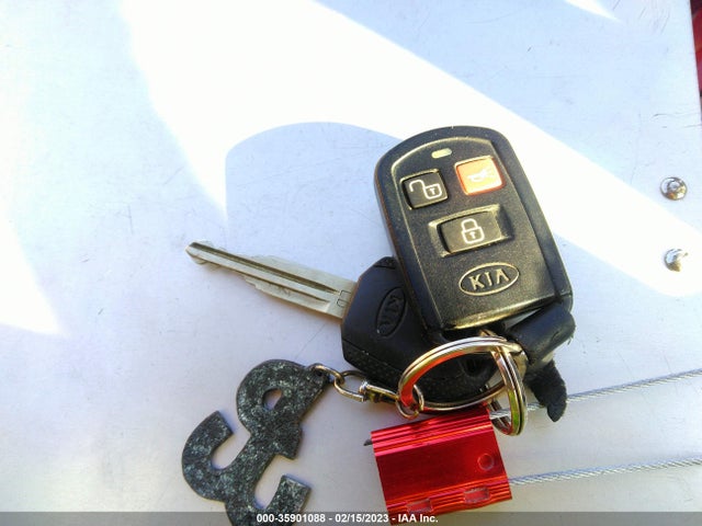 KIA Spectra 2006 KNAFE161X65271626 Image 3