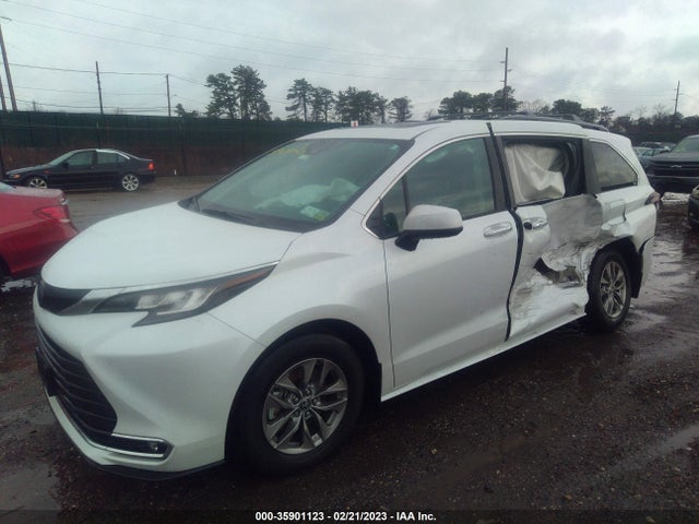 2022 Toyota Sienna, VIN: 5TDJRKEC6NS102853