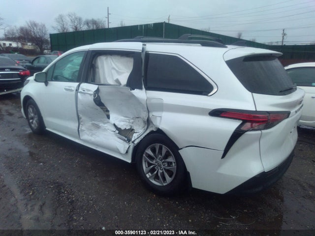 2022 Toyota Sienna, VIN: 5TDJRKEC6NS102853