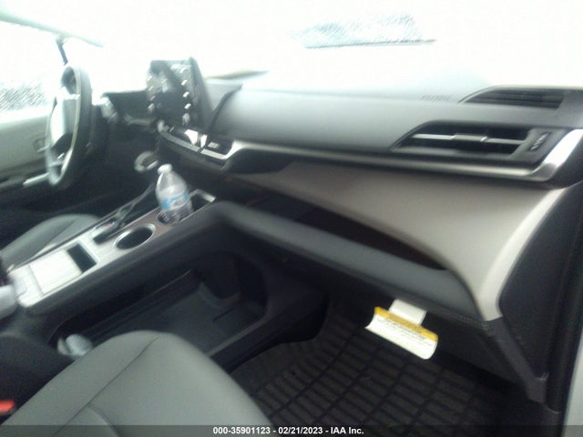 2022 Toyota Sienna, VIN: 5TDJRKEC6NS102853