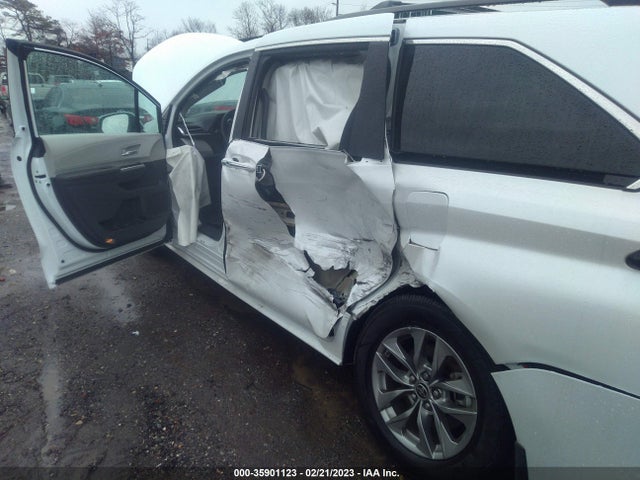 2022 Toyota Sienna, VIN: 5TDJRKEC6NS102853