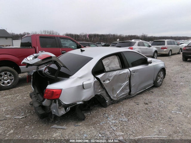 3VWD17AJ1EM256695 Volkswagen Jetta Sedan Se