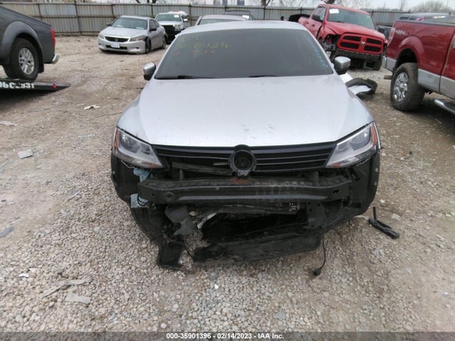 3VWD17AJ1EM256695 Volkswagen Jetta Sedan Se