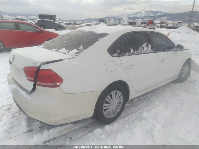 1VWAT7A39FC074616 Volkswagen Passat 1.8t S