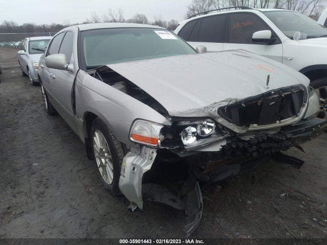 Lincoln Town Car Limited 2008 2LNHM82V38X653087 main image