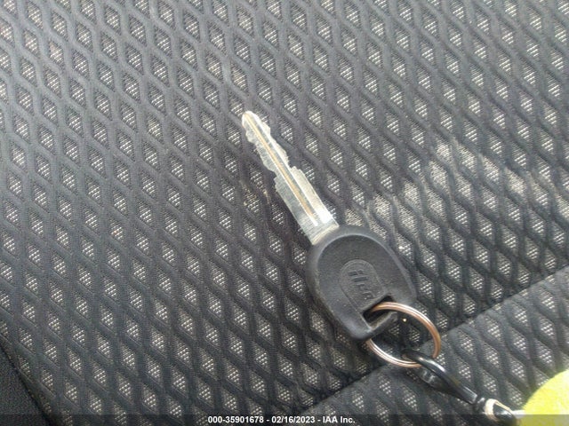 JA4AD2A30KZ009738 Mitsubishi Outlander Es