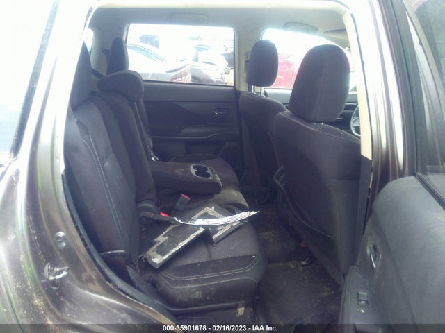 JA4AD2A30KZ009738 Mitsubishi Outlander Es