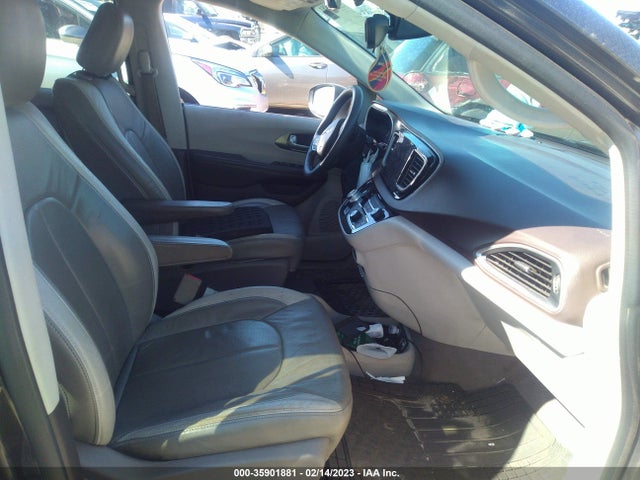 2C4RC1DG0HR676798 Chrysler Pacifica Touring