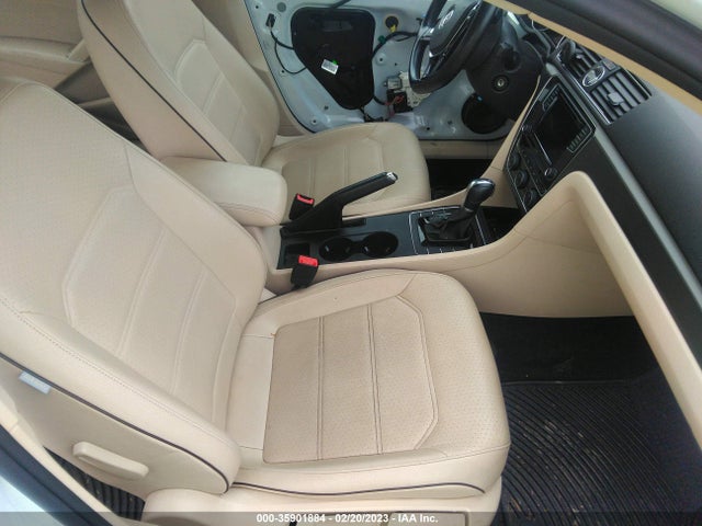 1VWDT7A33HC065247 Volkswagen Passat R-line W/comfort Pkg