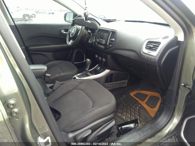 3C4NJCAB6JT133564 Jeep Compass Sport