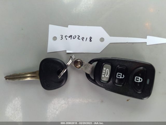 Hyundai ELANTRA SE 2017 5NPD74LF9HH152541 Image 3