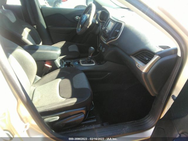 1C4PJLAB1FW700046 Jeep Cherokee Sport