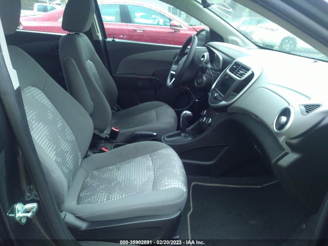 Chevrolet SONIC LS 2018 1G1JB5SHXJ4130482 Image 5