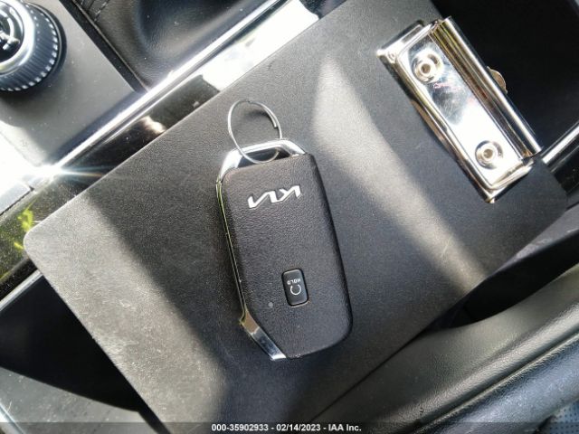 5XYP24HC0NG198756 KIA Telluride Lx