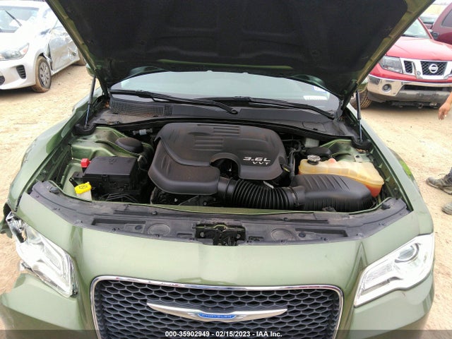 2C3CCARG3JH321235 Chrysler 300 Touring