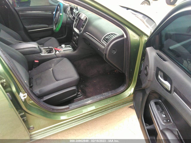 2C3CCARG3JH321235 Chrysler 300 Touring