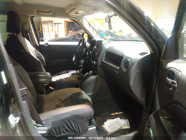 1C4NJRFBXCD556488 Jeep Patriot Latitude