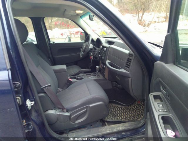 1C4PJMAK8CW198668 Jeep Liberty Sport