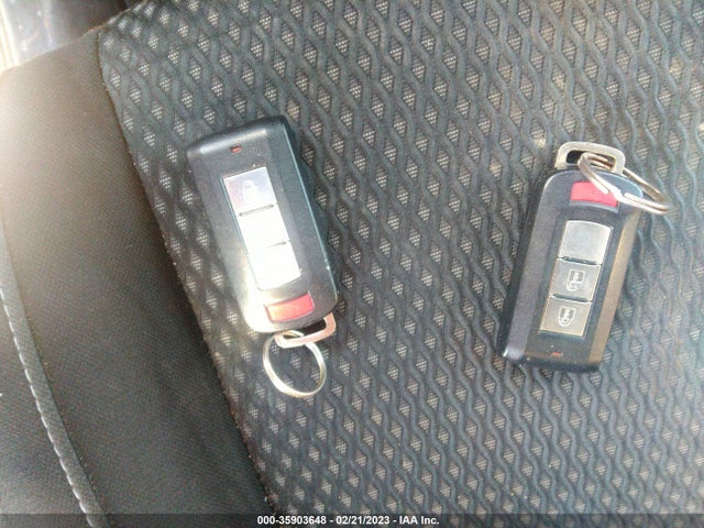 JA4AZ3A39JZ063514 Mitsubishi Outlander Es/se/sel/le