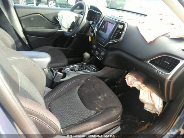 1C4PJLCB8KD478818 Jeep Cherokee Latitude