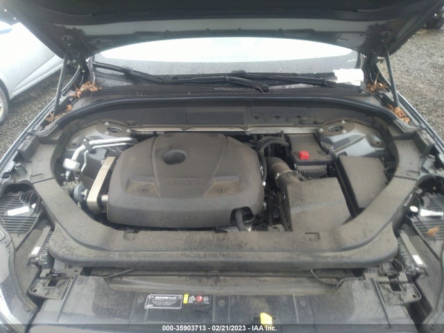 2018 Volvo XC60, VIN: YV4102RK2J1008419