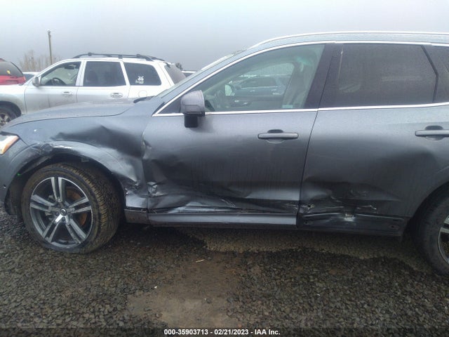 2018 Volvo XC60, VIN: YV4102RK2J1008419