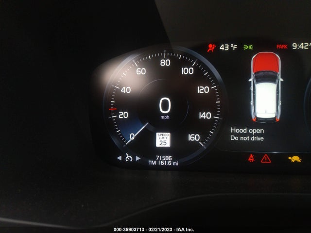 2018 Volvo XC60, VIN: YV4102RK2J1008419