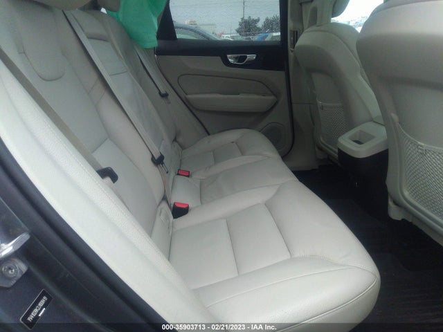 2018 Volvo XC60, VIN: YV4102RK2J1008419