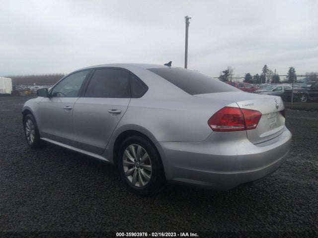 1VWAT7A31FC038757 Volkswagen Passat 1.8t Wolfsburg Ed