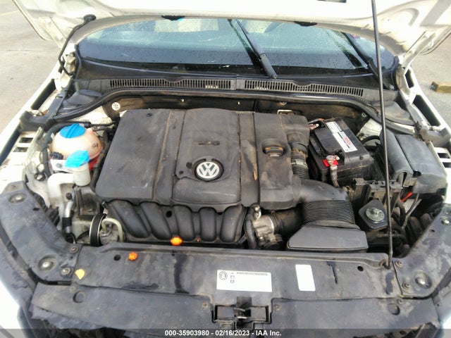 2011 VOLKSWAGEN JETTA SEDAN SE W VIN: 3VWDZ7AJ2BM328895