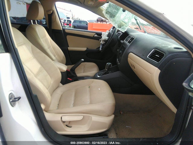 2011 VOLKSWAGEN JETTA SEDAN SE W VIN: 3VWDZ7AJ2BM328895