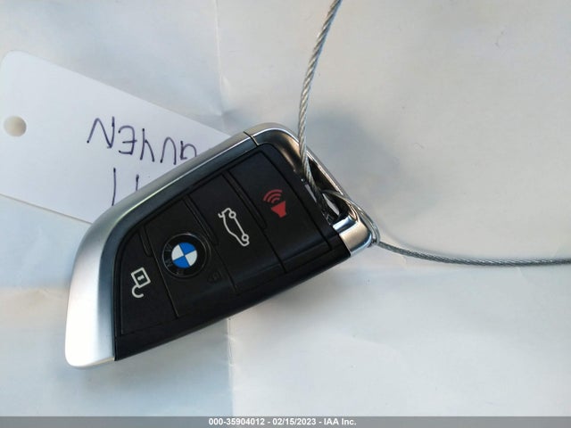 2016 BMW X1, VIN: WBXHT3Z35G4A50328