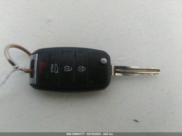3KPFK4A79JE205476 KIA FORTE LX