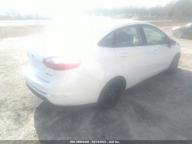 2016 Ford Fiesta, VIN: 3FADP4AJ1GM110905