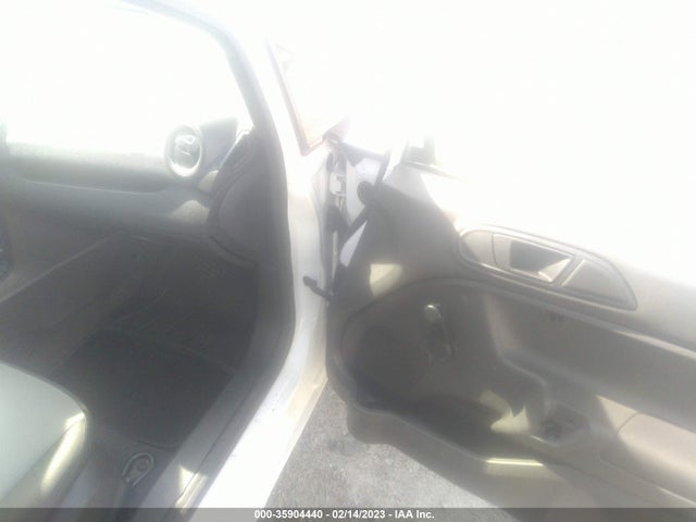 2016 Ford Fiesta, VIN: 3FADP4AJ1GM110905