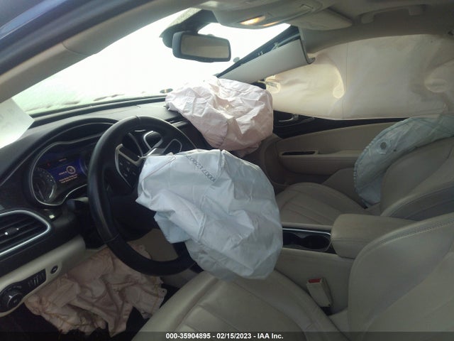 Chrysler 200 C 2015 1C3CCCEG9FN656760 Image 5