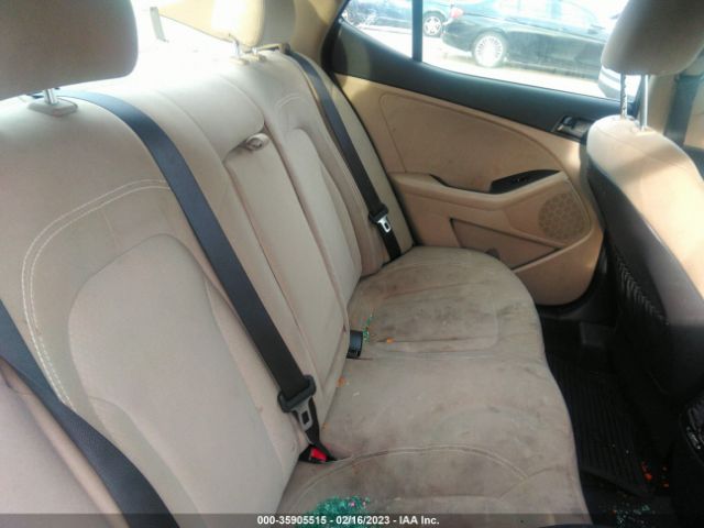 KNAGM4A79B5174836 KIA Optima Lx
