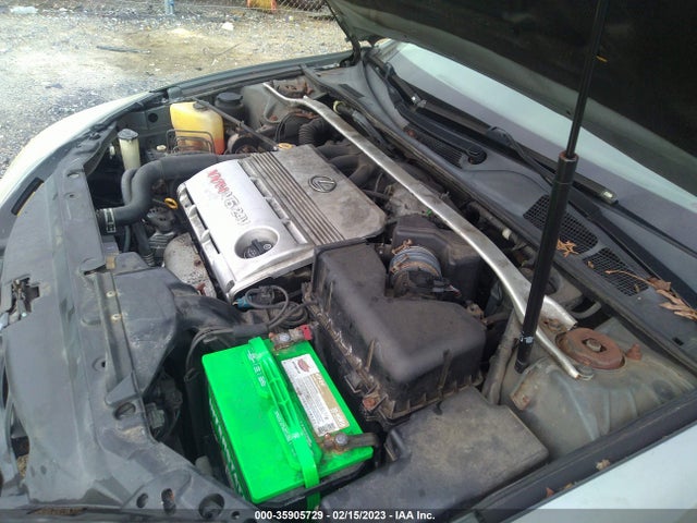 2002 LEXUS ES 300 VIN: JTHBF30G620074613
