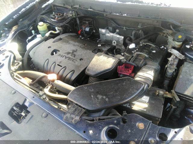 JA4JT3AW2CU025392 Mitsubishi Outlander Se