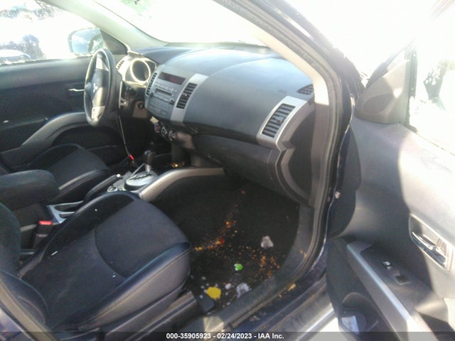 JA4JT3AW2CU025392 Mitsubishi Outlander Se