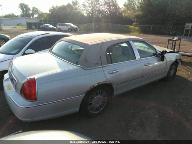 1LNHM82V76Y616329 Lincoln Town Car