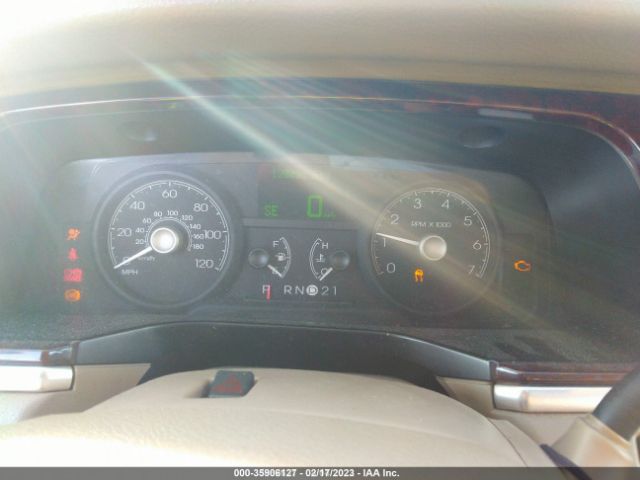 1LNHM82V76Y616329 Lincoln Town Car